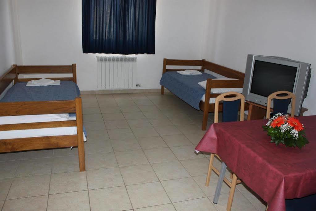 Apartments Barbara Gregovica Pula Exterior foto